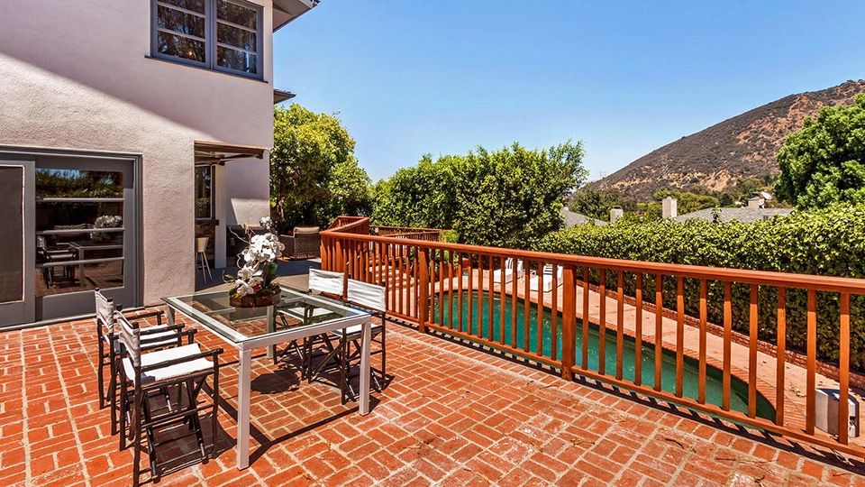 Jimmy Kimmel House outdoor space